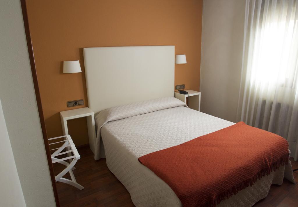 Hotel Ovetense Oviedo Exterior photo