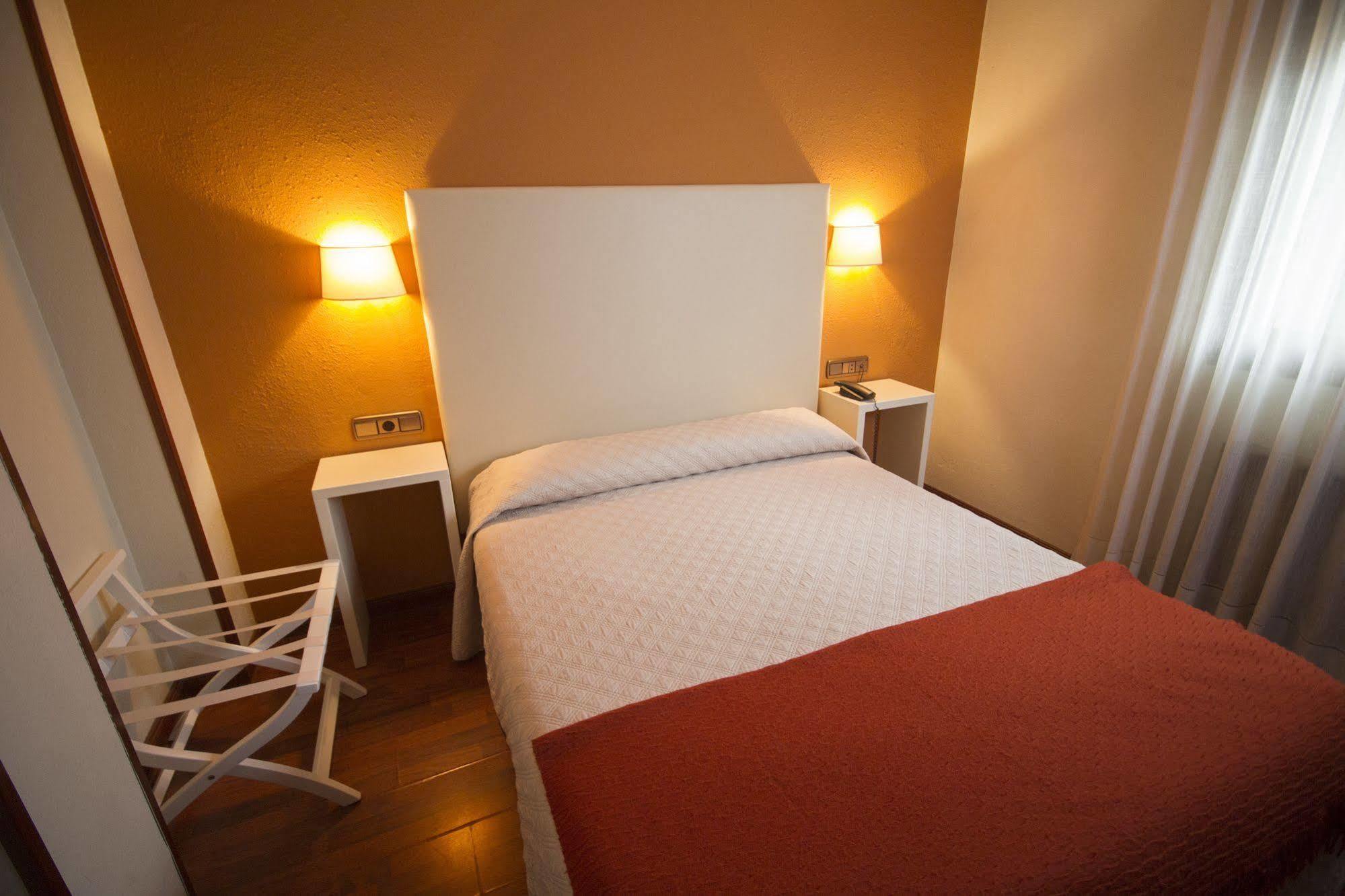 Hotel Ovetense Oviedo Exterior photo